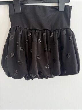 Zara girls Black Bubble Skirt with Sequin Heart Accents